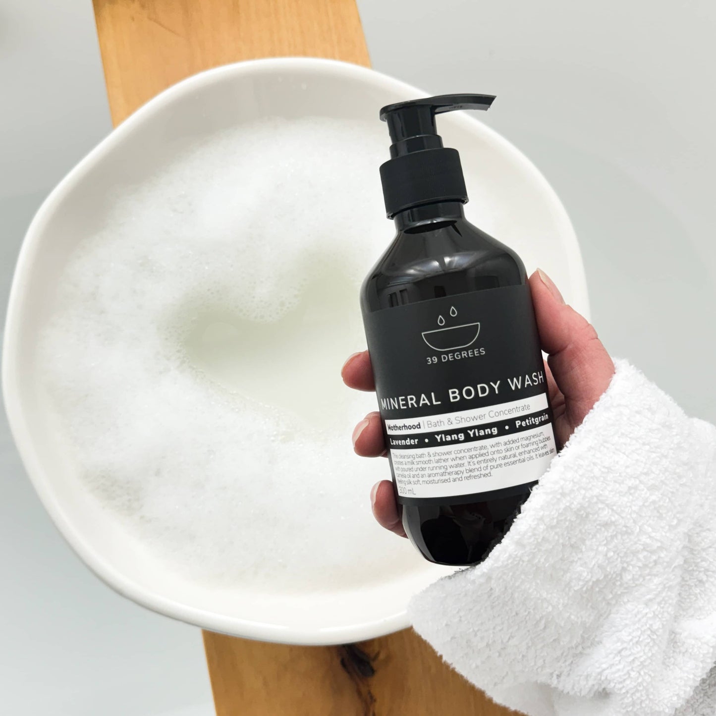Motherhood Mineral Body Wash 300 mL